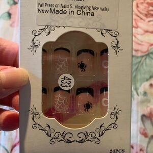 Spider and Web Press-On Nails 24 Nails